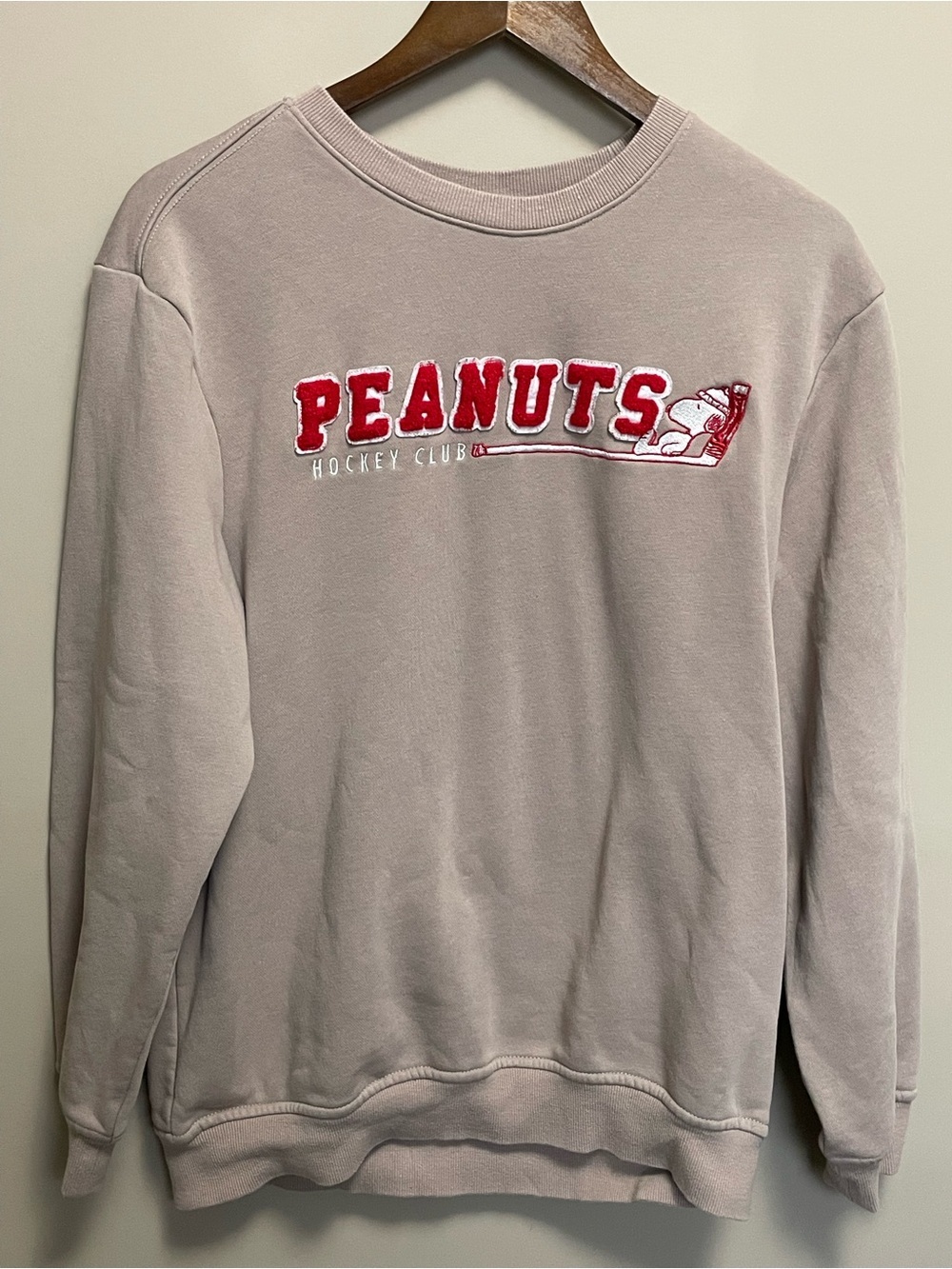 Peanuts H&M Snoopy Hockey Crewneck Sweatshirt Women’s Medium